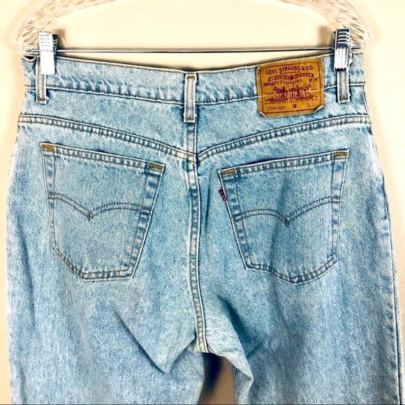 90’s Vintage Levi’s mom jeans light blue wash, high waist, regular loose fit 15 - Picture 2 of 8